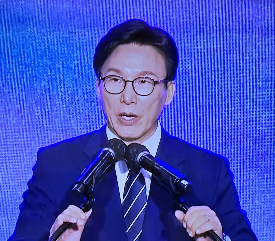 김민석, 민주당 새 수장 등극…최연소 의원서 국무총리·당대표까지